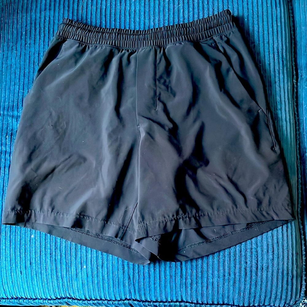 Men’s small 5 inch inseam lined pace breaker lululemon shorts. Good condition.